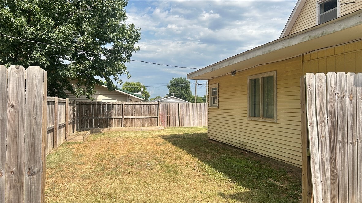 Photo - 477 W Tulsa St