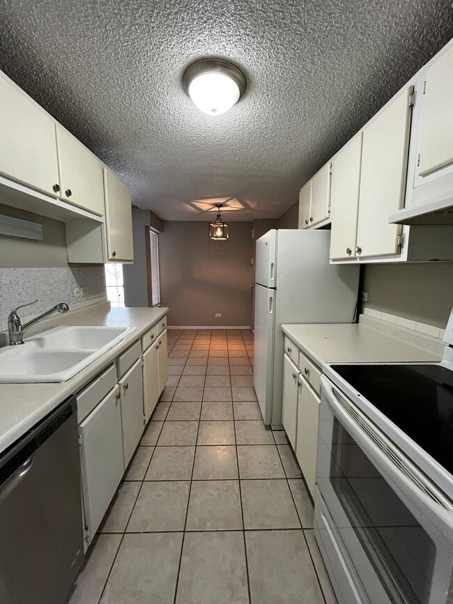Building Photo - 1 Bedroom 1 Bathroom Condo in South Denver Unit 112S