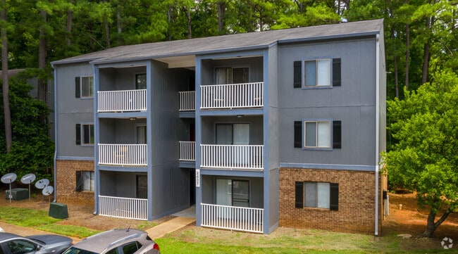 Pine Knoll Apartments