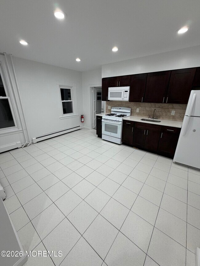 Photo - 63 Norwood Ave Unidad 1