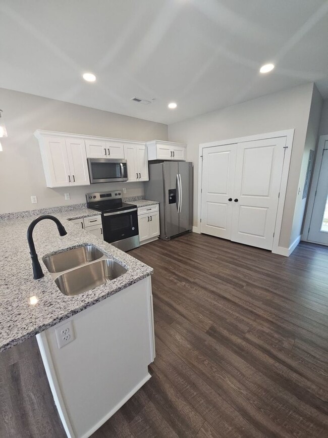 Photo - 1646 S Jefferson Ave Unit 1646 S Jefferson Ave