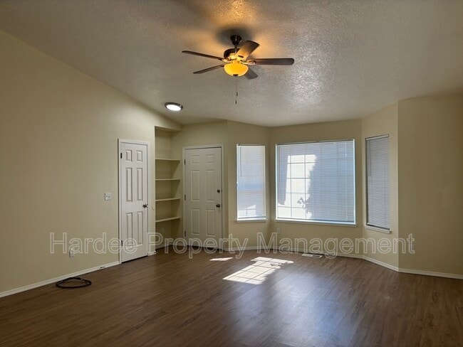 Photo - 1422 Allante Pl