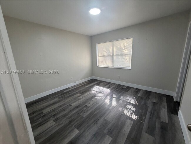 Photo - 2431 NW 9th St