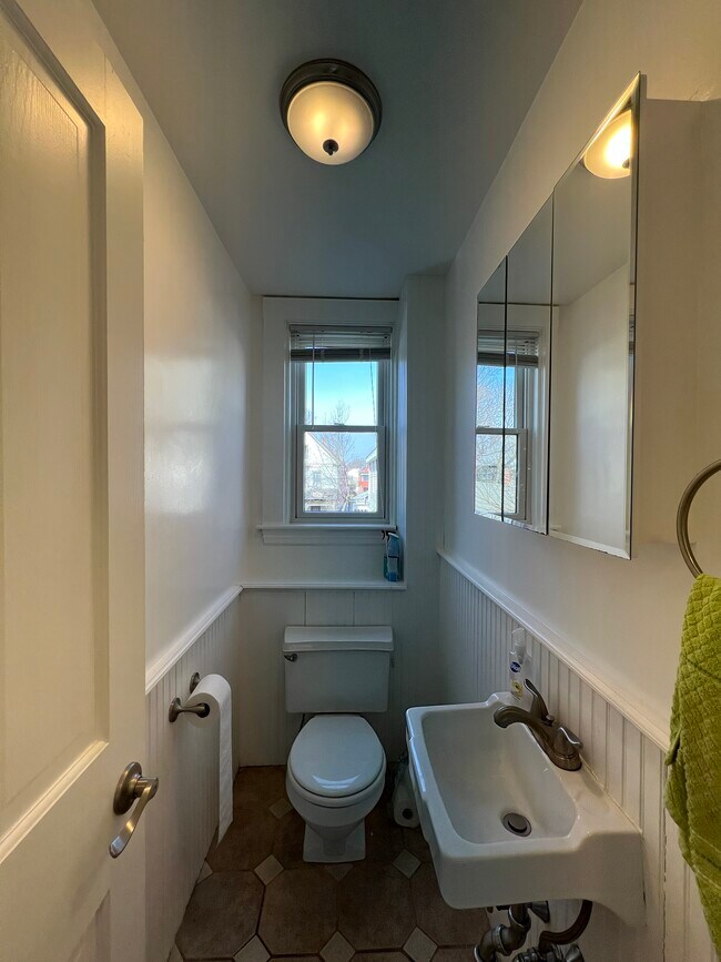 Photo - 176 Elm St Unit 3