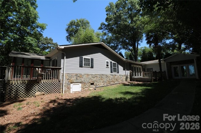 Photo - 4589 Giles Ave
