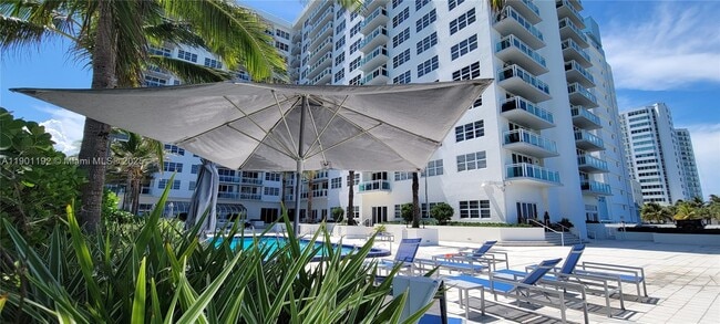 Photo - 6917 Collins Ave Unidad 1620