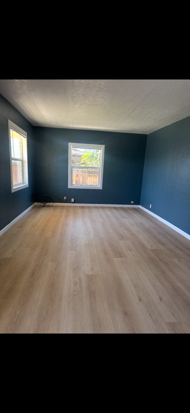 Photo - 1126 Leggett St