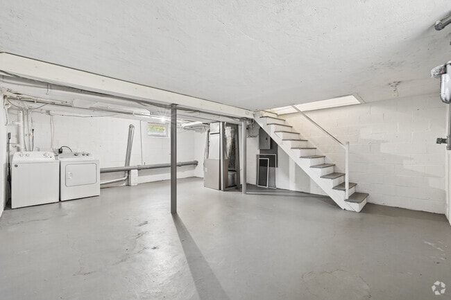 1BR, 1BA - 1,000SF - Basement and Laundry