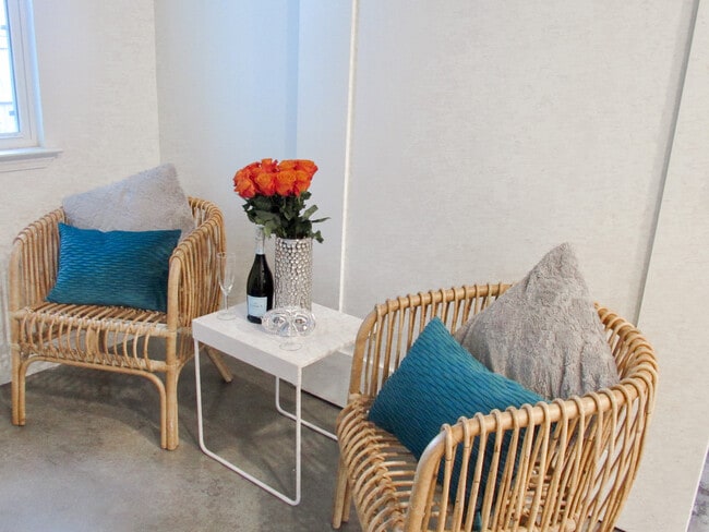 Photo - 728 Desire St