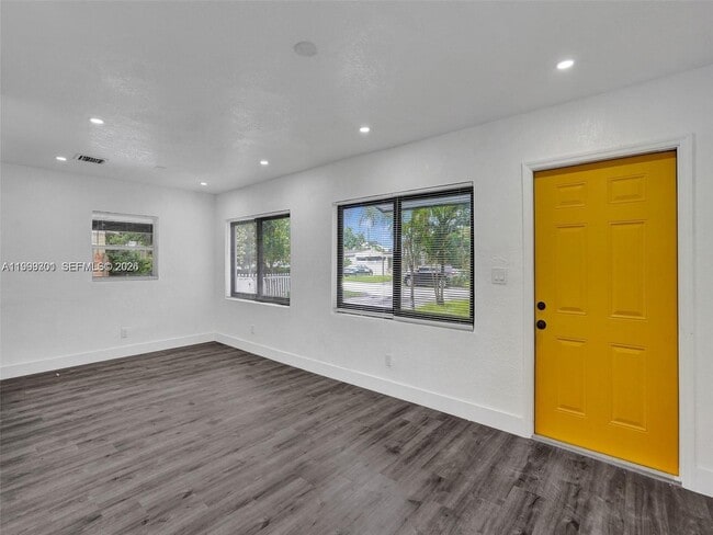 Photo - 6420 SW 22nd Ct