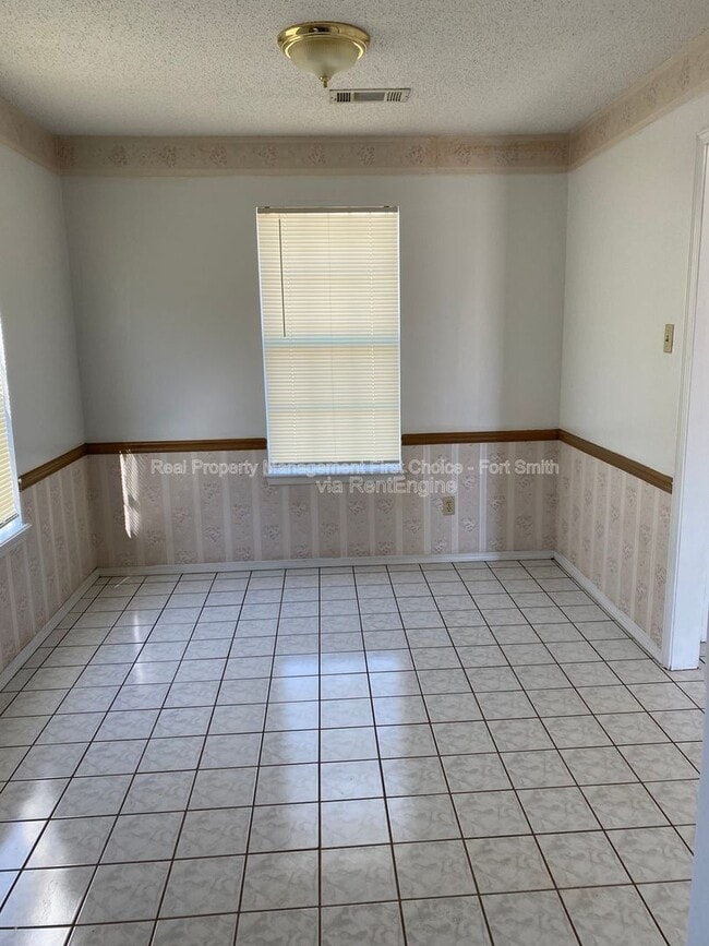 Photo - 3505 Ridgeway Dr