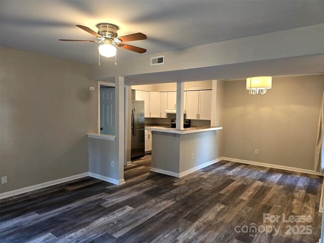 Building Photo - 4608 Sharon Chase Dr Unit C