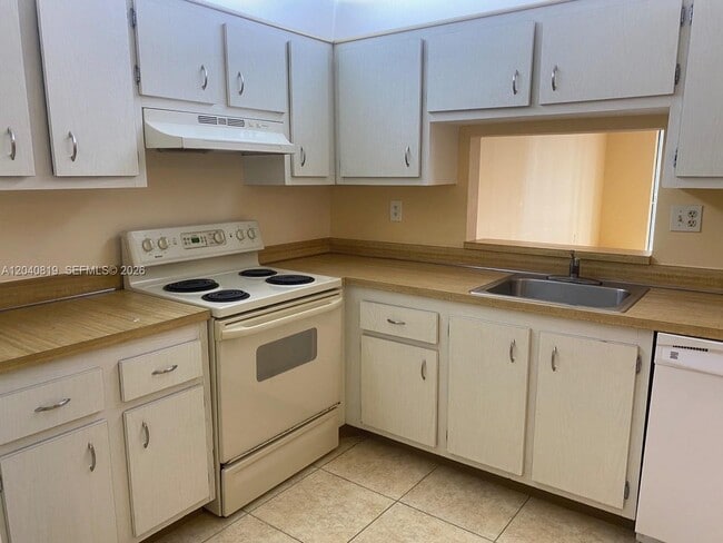 Photo - 1810 SW 81st Ave Unidad 2311