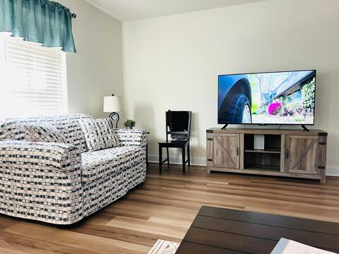 Photo - 264 S Church St