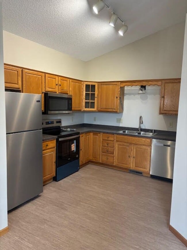 Photo - 2 Bedroom 2 Bath Townhome in Rogers!