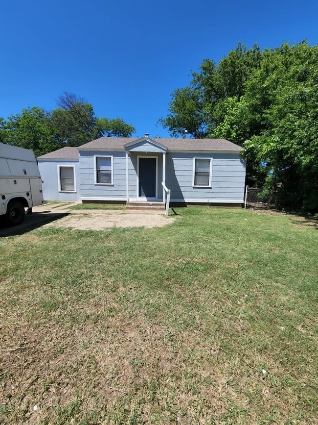 Photo - 1213 E Shaw St