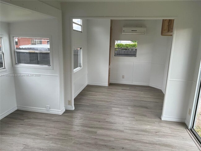 Photo - 1600 NW 42nd St