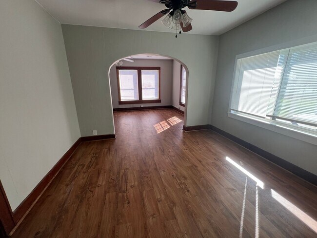 Photo - 2 bedroom 1 1/2 bath Duplex