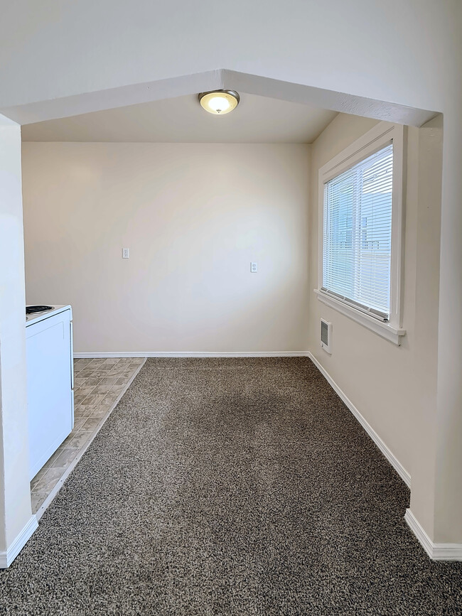 Photo - Town Manor Apartments