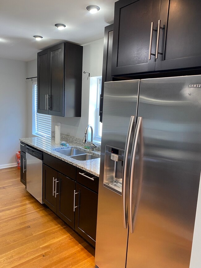Building Photo - 4250 Virginia Ave Unit Spacious 1 or 2