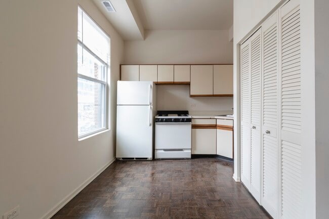 Photo - 3751 N Halsted St Unit 214