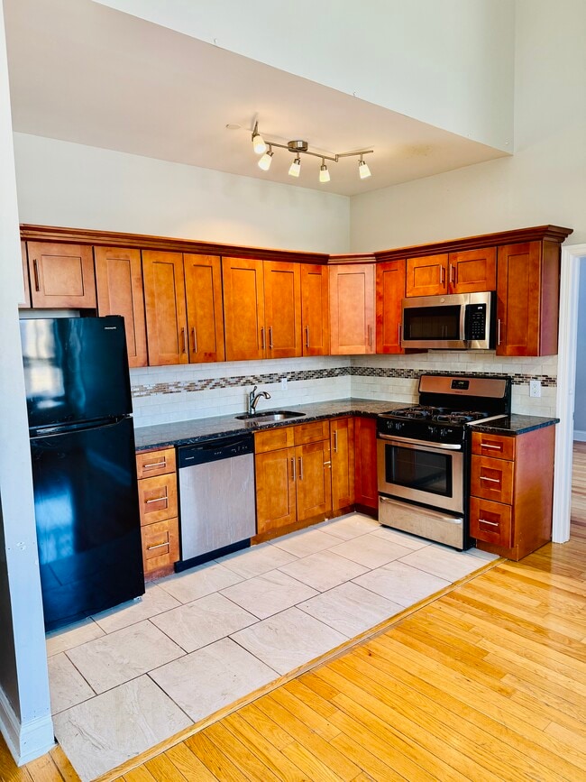 Building Photo - 45 S Broadway Unit 5B