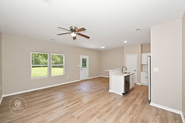 Photo - 515 Correll St