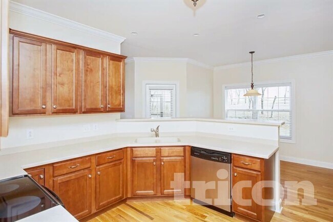 Photo - 1410 Deerskin Ct