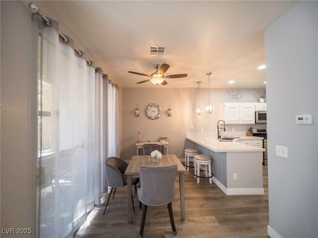 Building Photo - 251 S Green Valley Pkwy Unit 1913