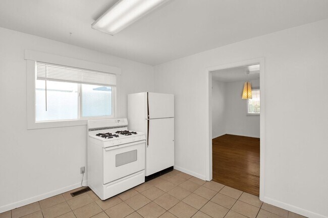 Photo - A Gardners Dream 2 Bed 1 Bath Home in Amazing SLC Location! Available NOW!