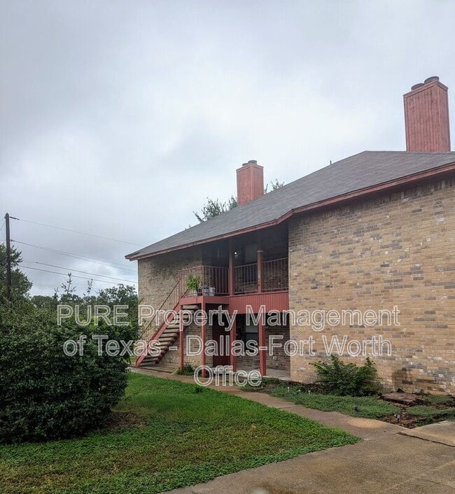 Building Photo - 819 Betty Ct Unit B