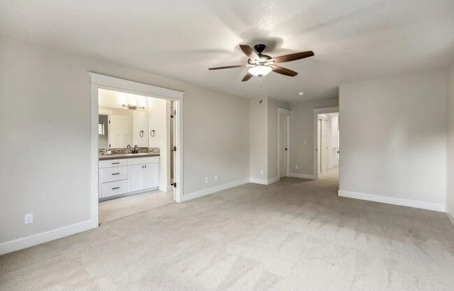 Photo - 8826 SW Spruce St