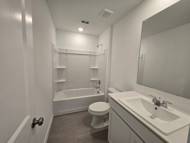 Photo - 3112 Burmese St