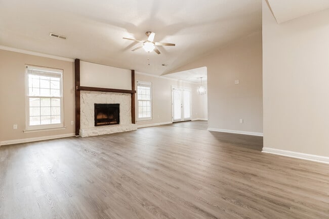 Photo - 98 Peppertree Ln