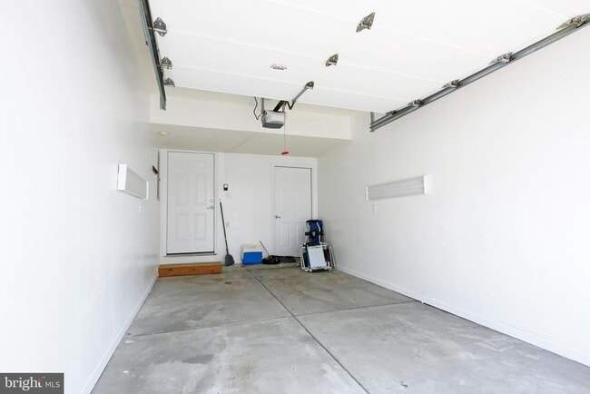 Photo - 5123 Ventnor Ave Unit B