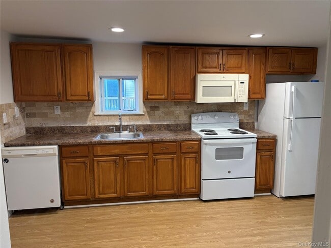 Photo - 36 Edgewater Dr