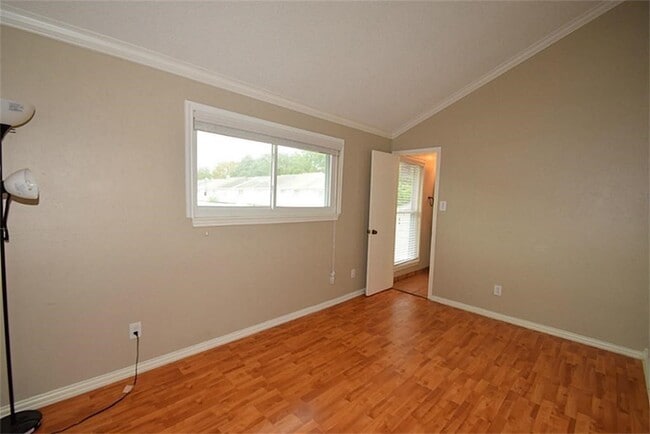 Photo - 9323 Westwood Village Dr Unidad 6