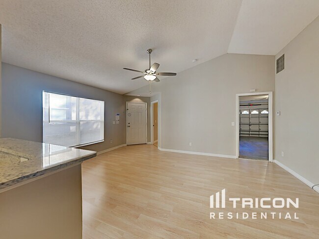 Photo - 723 Cape Cod Cir