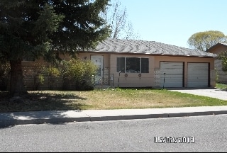 Building Photo - 2204 Cambridge Dr