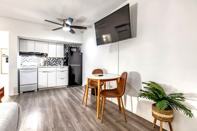 425 North - Your Downtown St. Pete Home