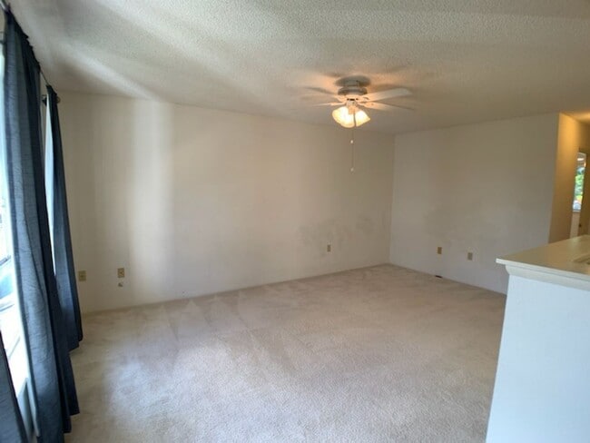 Photo - Mililani Mauka (Havens of I'i Vistas) - 2 bedroom/ 1 bath townhome with A/C. Unit 61