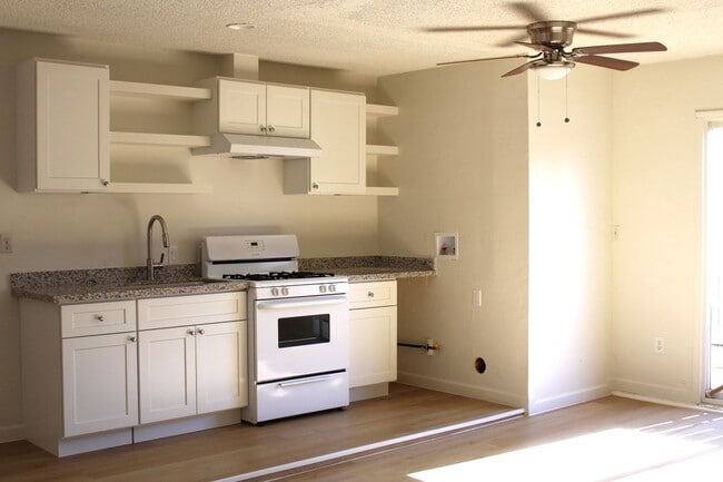 Building Photo - Studio Apartment Quailwood Neighborhood