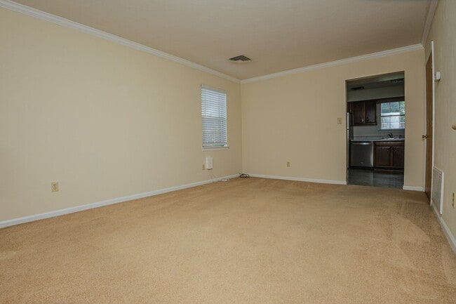 Photo - 1818 Belleville Rd SW