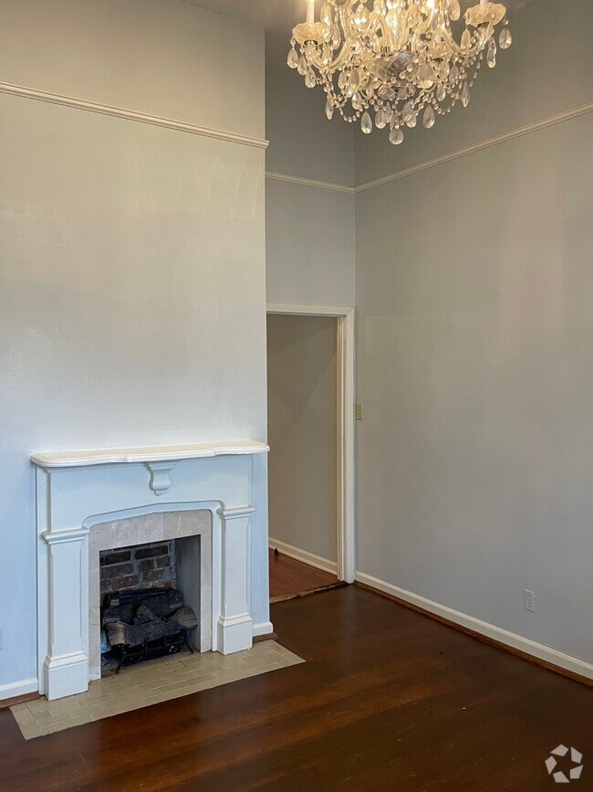 Building Photo - 1512 South Louisiana Street Unit Apt 2