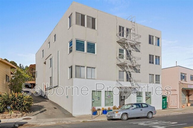 Photo - 369 Colusa Ave