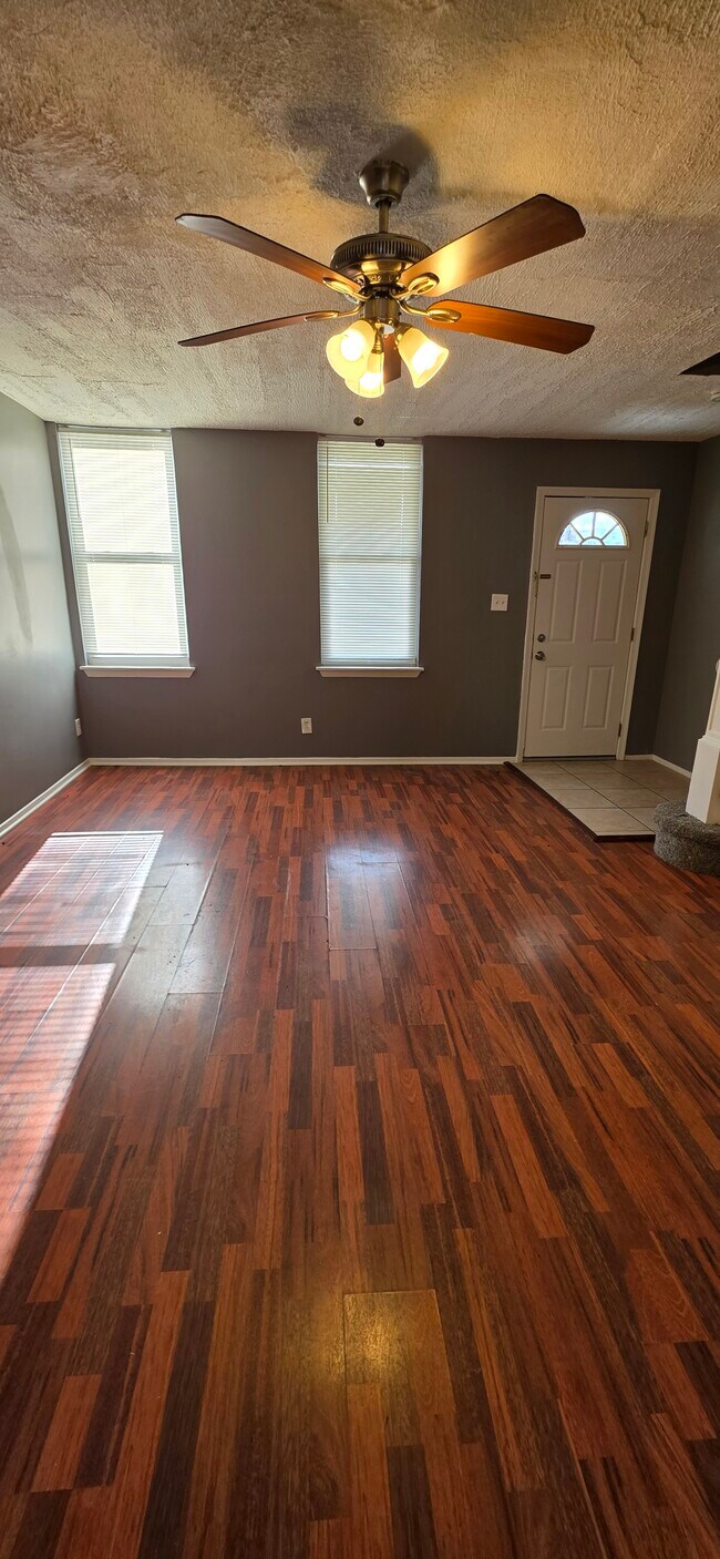 Photo - 907 N Rosedale St