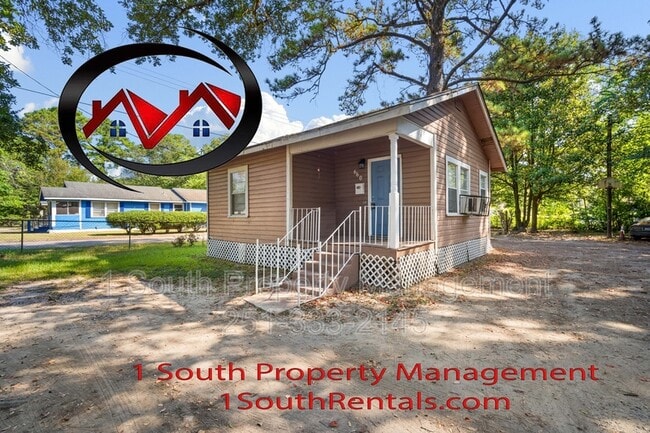 Photo - 660 Summerville St