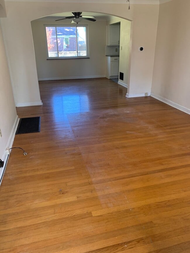 Photo - Lovely Ranch Home with Hardwood Floors and Finished Basement in Silverton