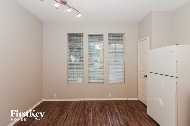 Photo - 6210 Scotchwood Dr