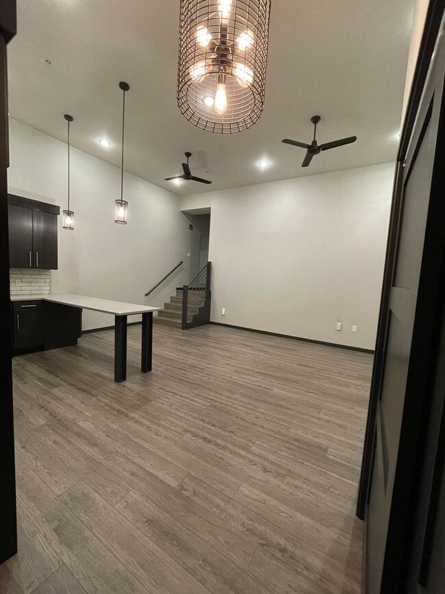 403 W Norfolk Ave Unit 205